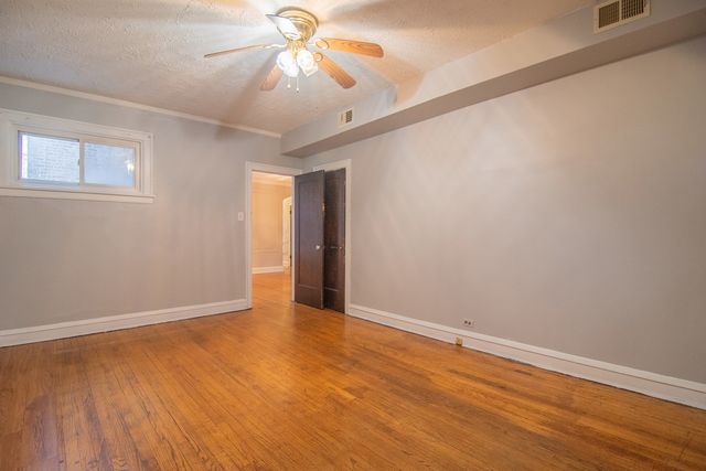 7841 S kingston Avenue 1, Chicago, IL 60649