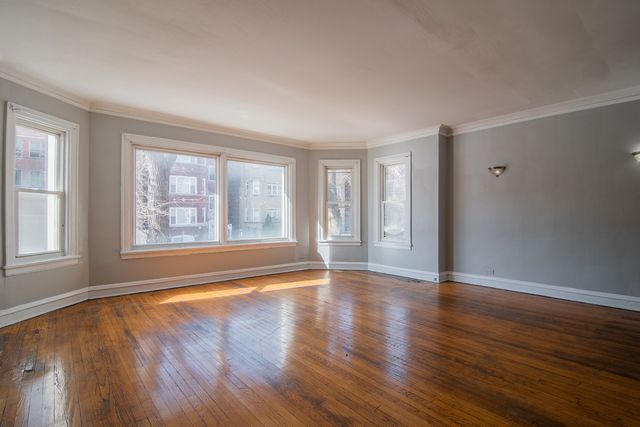 7841 S kingston Avenue 1, Chicago, IL 60649