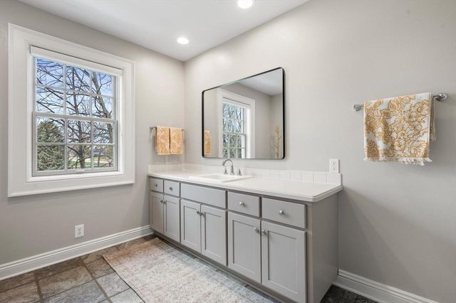 W289N3344 Lost Creek COURT, Pewaukee, WI 53072