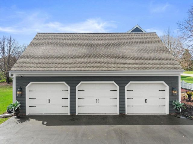W289N3344 Lost Creek COURT, Pewaukee, WI 53072