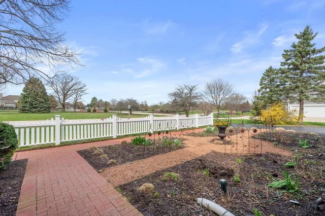 W289N3344 Lost Creek COURT, Pewaukee, WI 53072