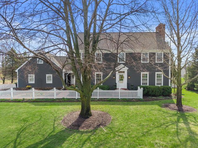 W289N3344 Lost Creek COURT, Pewaukee, WI 53072
