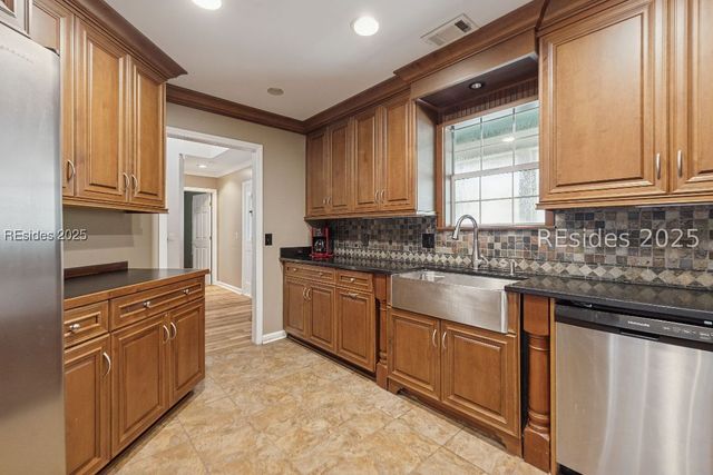 8 Zoe Ct, Bluffton, SC 29910