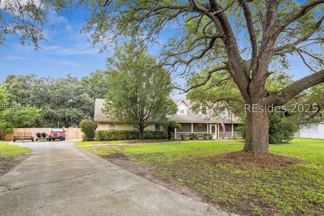 8 Zoe Ct, Bluffton, SC 29910