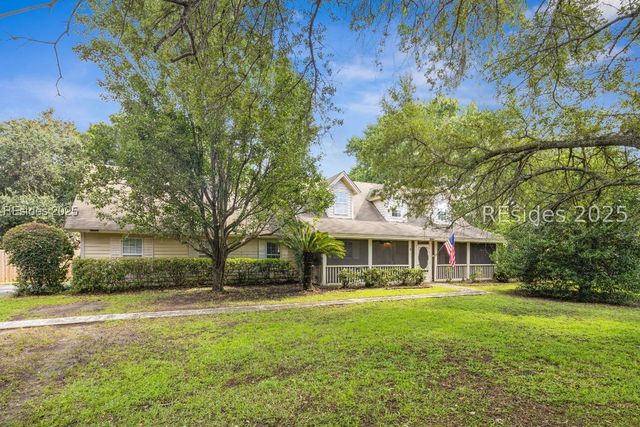 8 Zoe Ct, Bluffton, SC 29910