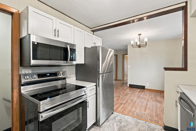 601 S Jessica Ave Avenue, Sioux Falls, SD 57103