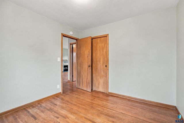 601 S Jessica Ave Avenue, Sioux Falls, SD 57103