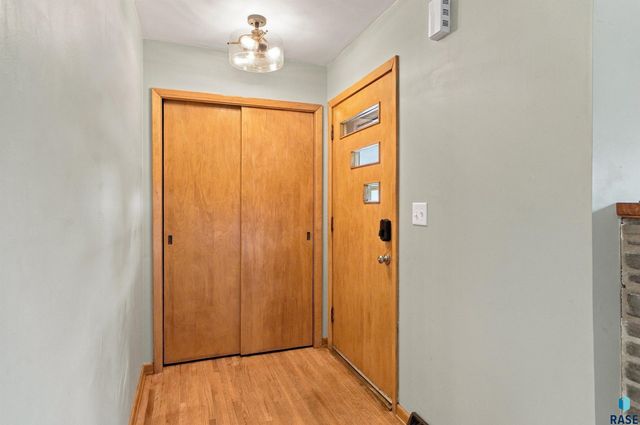 601 S Jessica Ave Avenue, Sioux Falls, SD 57103