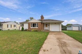601 S Jessica Ave Avenue, Sioux Falls, SD 57103