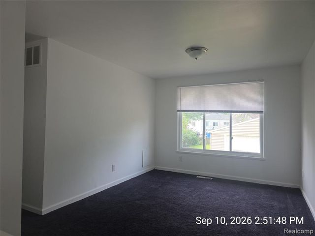 4882 Southfield Road, Dearborn Heights, MI 48125