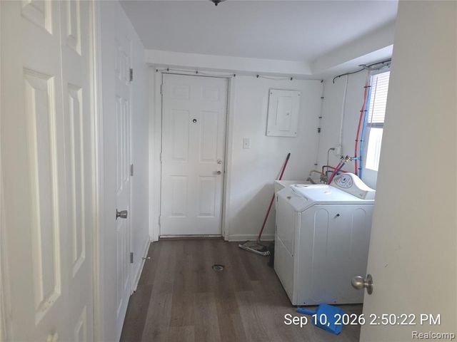 4882 Southfield Road, Dearborn Heights, MI 48125