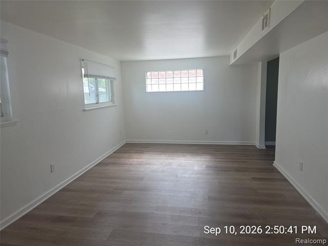 4882 Southfield Road, Dearborn Heights, MI 48125