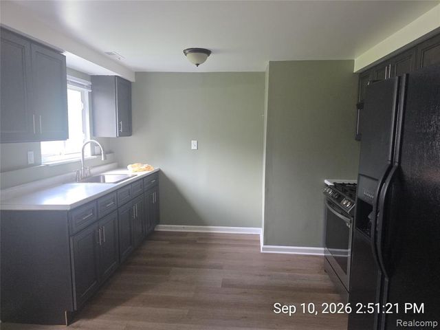 4882 Southfield Road, Dearborn Heights, MI 48125