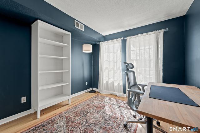 1 Forest Glen Circle 11, Middletown, CT 06457