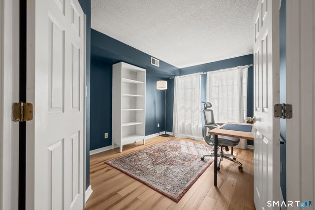 1 Forest Glen Circle 11, Middletown, CT 06457