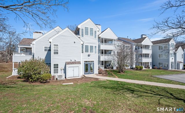 1 Forest Glen Circle 11, Middletown, CT 06457