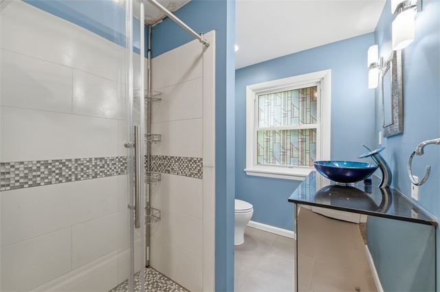452 E McMurray Ct, Peters Twp, PA 15317