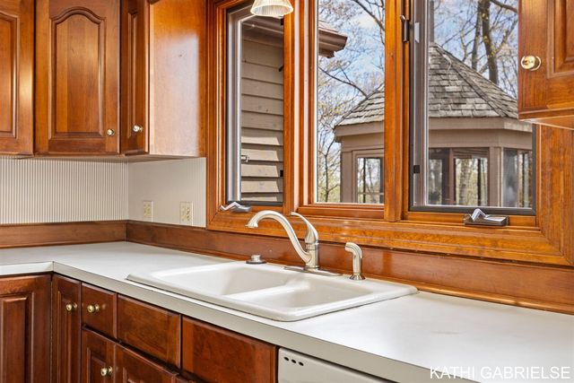 313 Stickney Ridge Road, Grand Haven, MI 49417