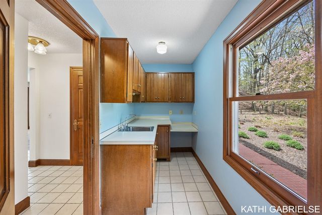 313 Stickney Ridge Road, Grand Haven, MI 49417
