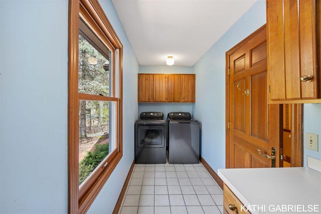 313 Stickney Ridge Road, Grand Haven, MI 49417