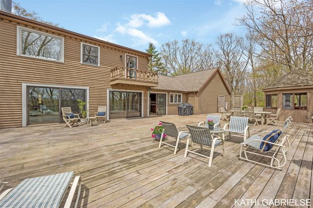 313 Stickney Ridge Road, Grand Haven, MI 49417