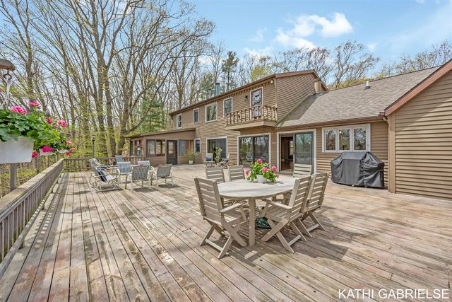 313 Stickney Ridge Road, Grand Haven, MI 49417
