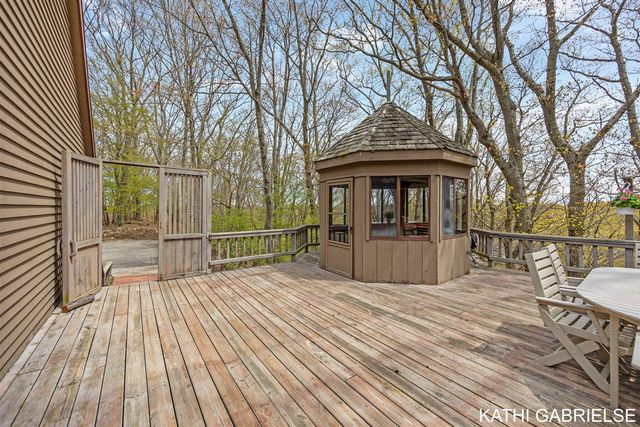 313 Stickney Ridge Road, Grand Haven, MI 49417