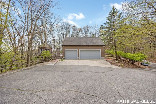 313 Stickney Ridge Road, Grand Haven, MI 49417