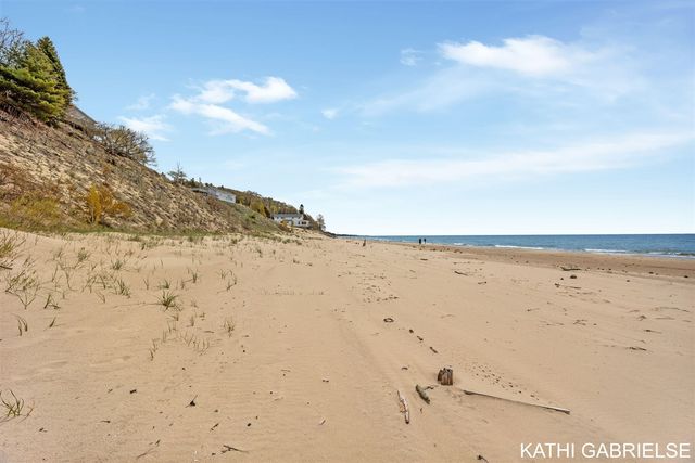 313 Stickney Ridge Road, Grand Haven, MI 49417