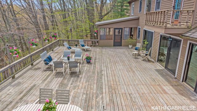313 Stickney Ridge Road, Grand Haven, MI 49417