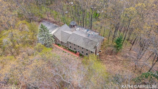 313 Stickney Ridge Road, Grand Haven, MI 49417