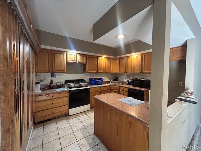5240 Louisiana Avenue, St Louis, MO 63111