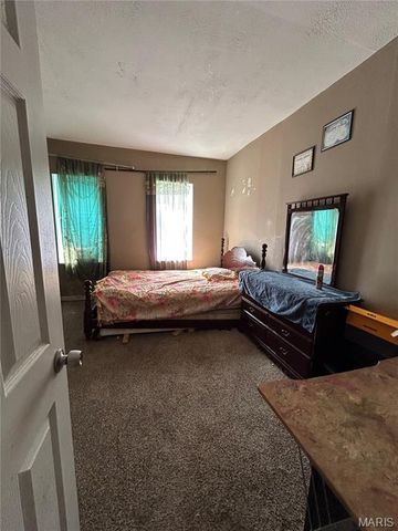 5240 Louisiana Avenue, St Louis, MO 63111