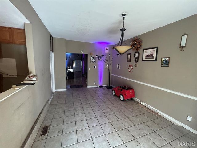 5240 Louisiana Avenue, St Louis, MO 63111