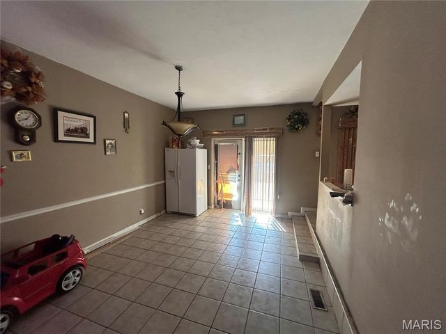 5240 Louisiana Avenue, St Louis, MO 63111