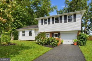 37 E CHEROKEE DR, Newark, DE 19713