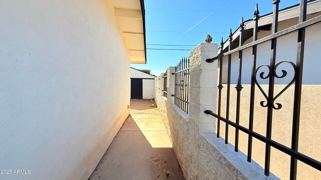 4109 E MORELAND Street 2, Phoenix, AZ 85008