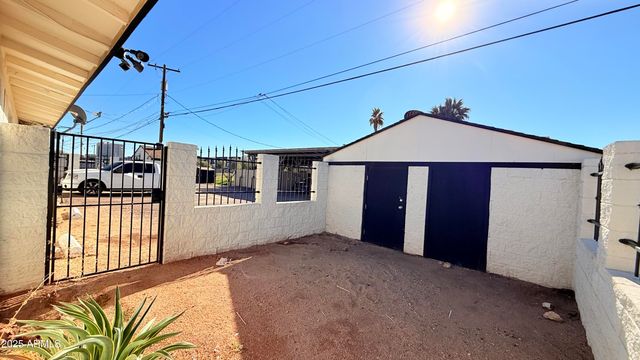 4109 E MORELAND Street 2, Phoenix, AZ 85008