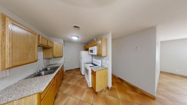 4109 E MORELAND Street 2, Phoenix, AZ 85008