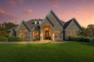 101 W Carruth Lane, Double Oak, TX 75077