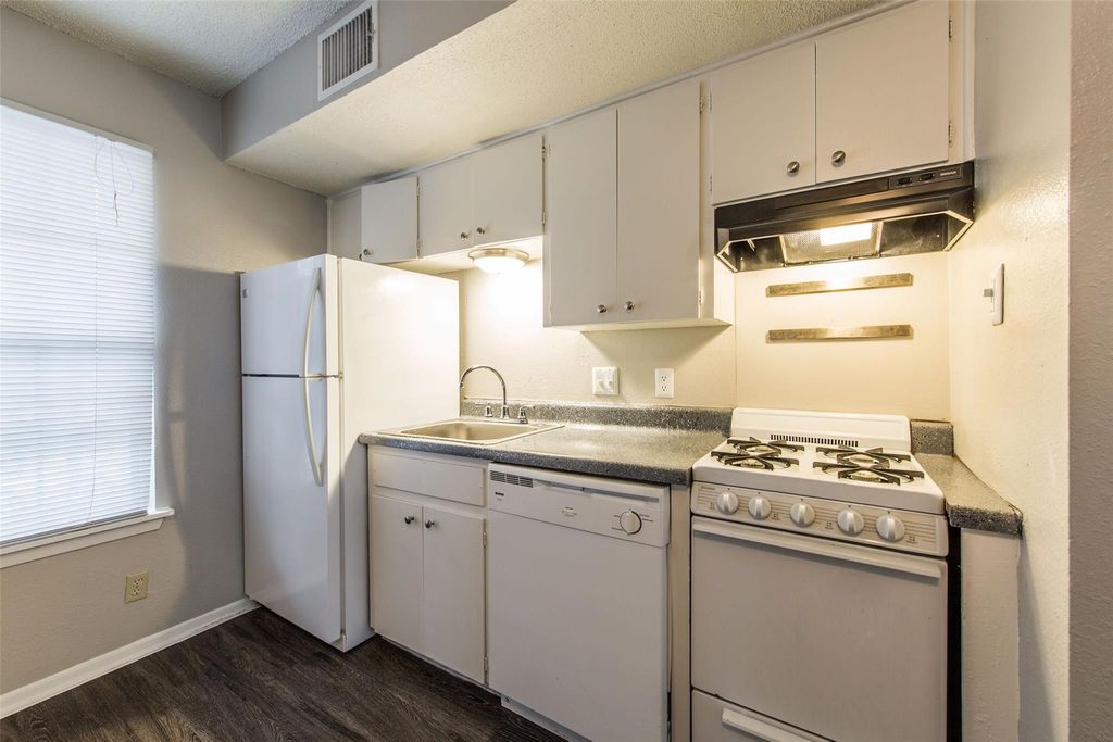 3101 Tom Green ST 102, Austin, TX 78705