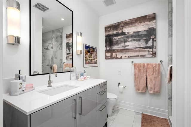 6017 Memorial 202, Houston, TX 77007