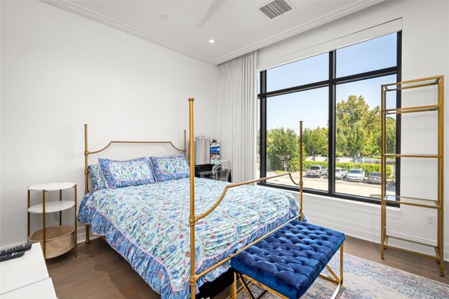 6017 Memorial 202, Houston, TX 77007