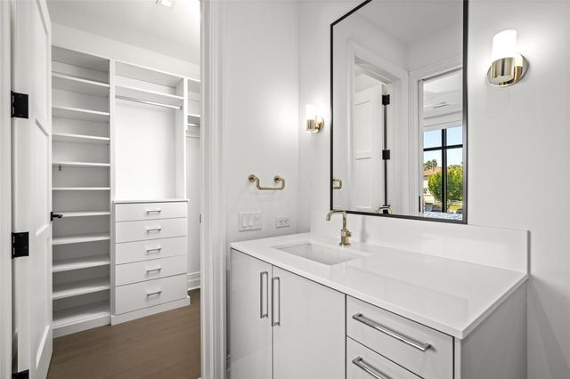 6017 Memorial 202, Houston, TX 77007