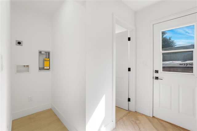 5126 6th Ave, Los Angeles, CA 90043