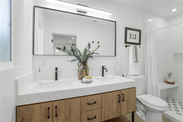 5126 6th Ave, Los Angeles, CA 90043