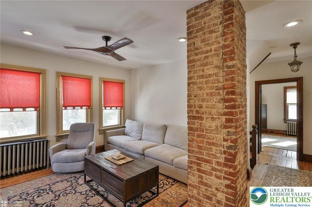 507 East Station Avenue, Coopersburg Boro, PA 18036