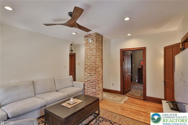 507 East Station Avenue, Coopersburg Boro, PA 18036