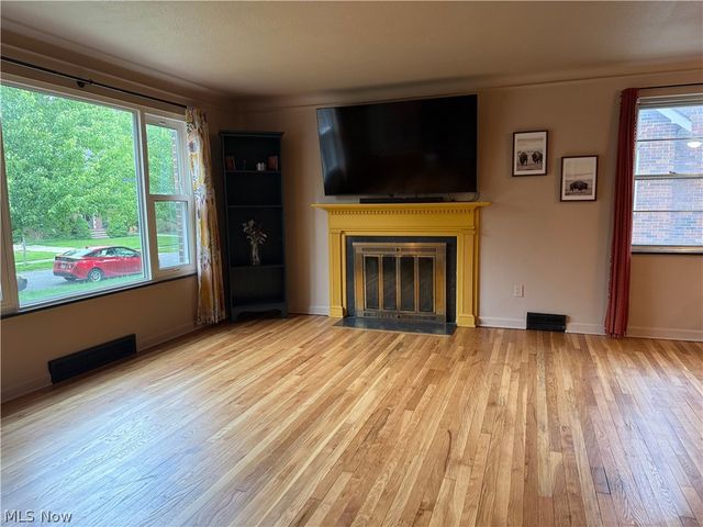 1139 Castleton Road, Cleveland Heights, OH 44121