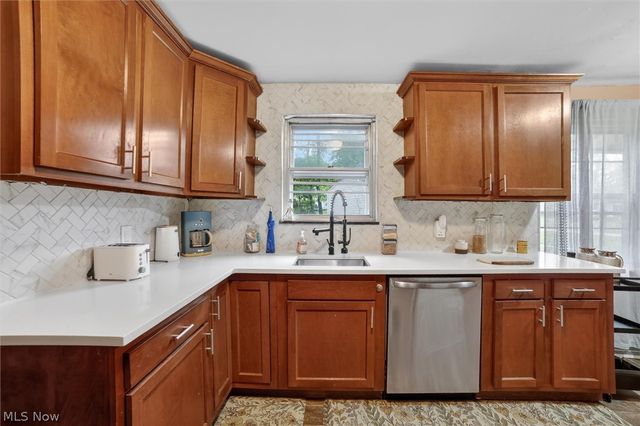 1139 Castleton Road, Cleveland Heights, OH 44121